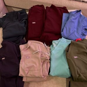 FIGS Scrubs Bundle MAKE AN OFFER!!!